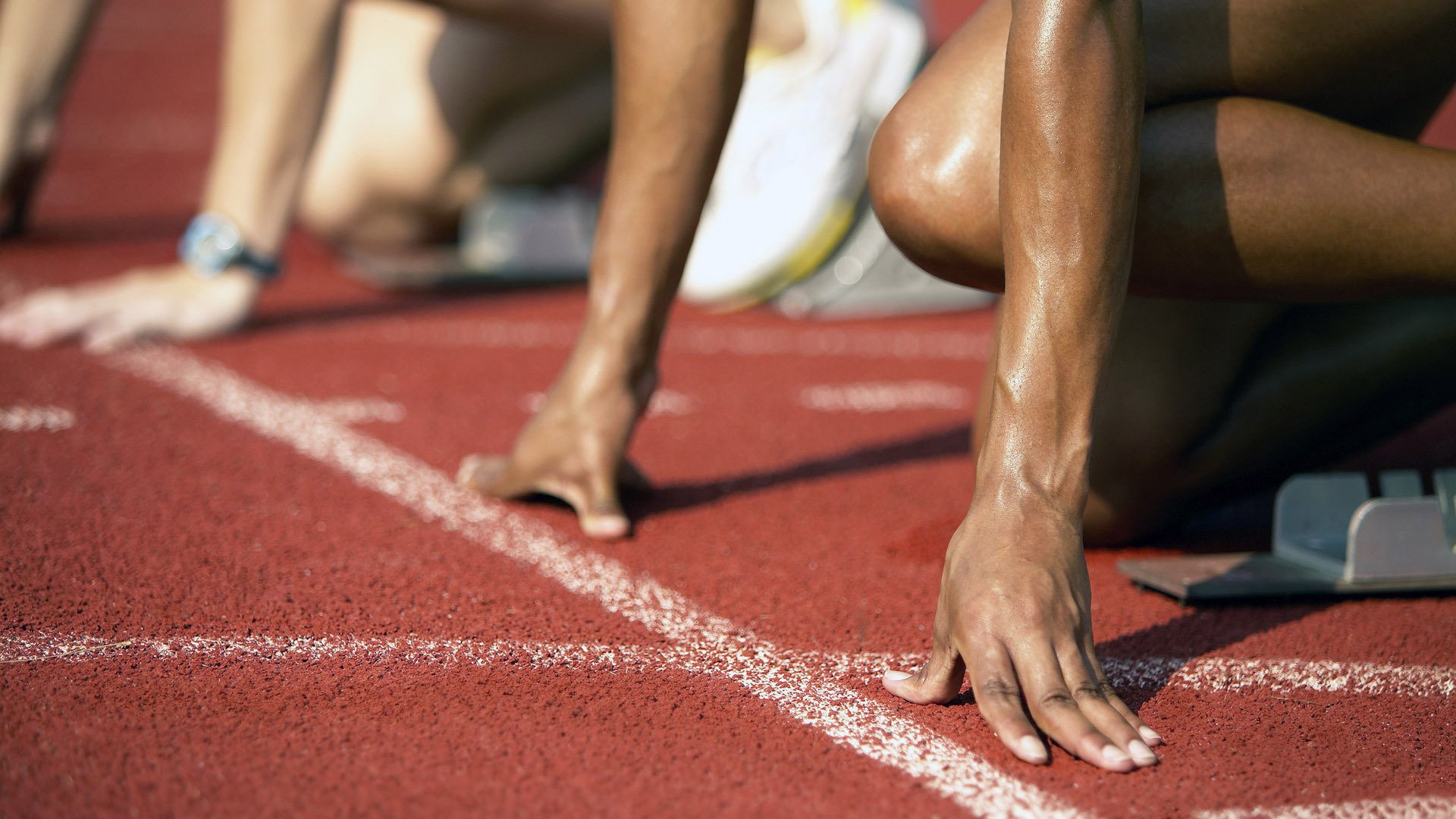 开云官网入口-球员如何在防守端避免换防失位,怎样防守控球队员