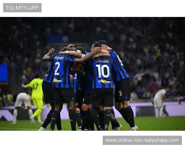 AC米兰一脚吊射直奔死角令人惊叹 AC米兰一脚吊射直奔死角令人惊叹